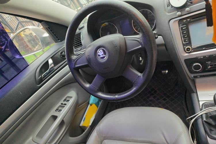 Used Skoda Octavia 2013 1.6L Manual Yijun Edition Steering Wheel