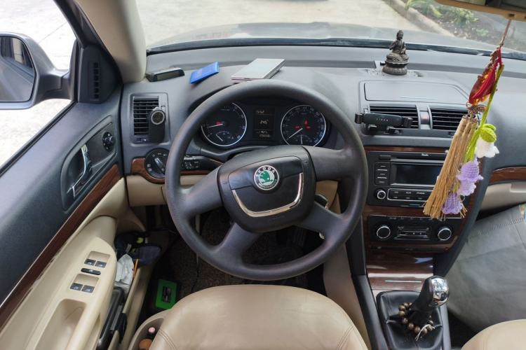 Used Skoda Octavia 2013 1.6L Manual Yijun Edition Steering Wheel