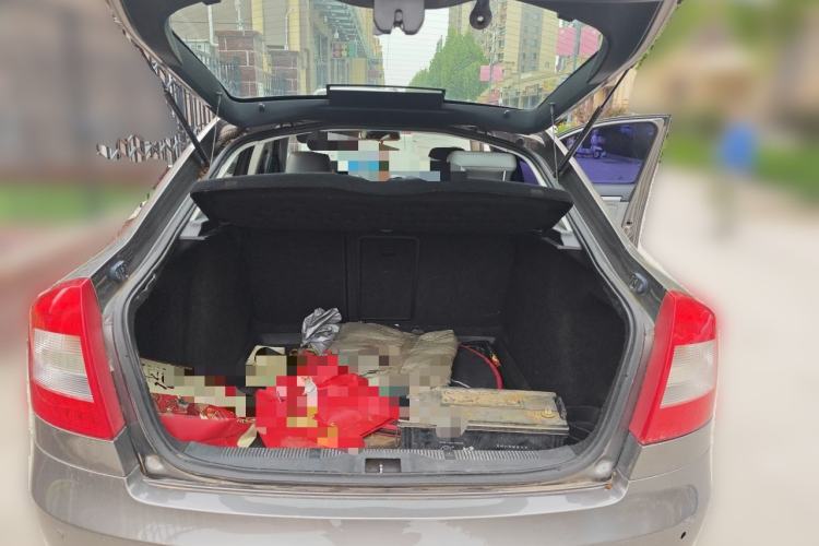 Used Skoda Octavia 2013 1.6L Manual Yijun Edition Trunk