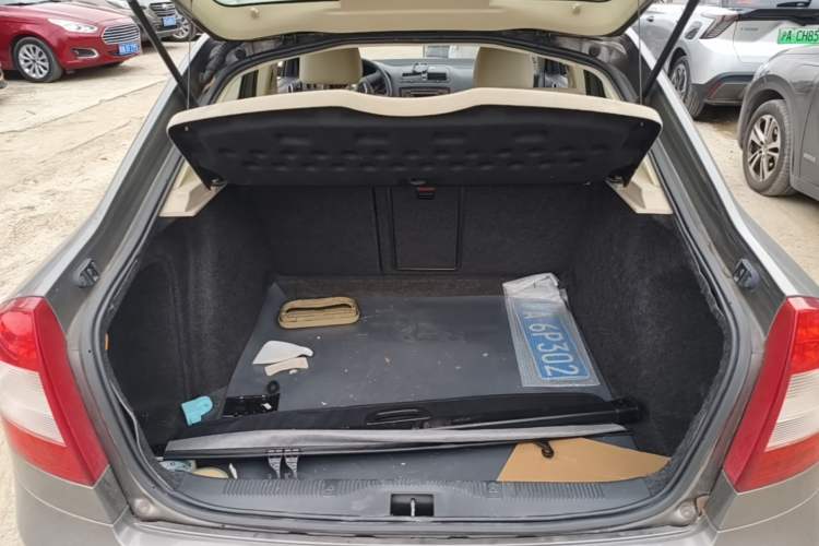 Used Skoda Octavia 2013 1.6L Automatic Yijun Edition Trunk