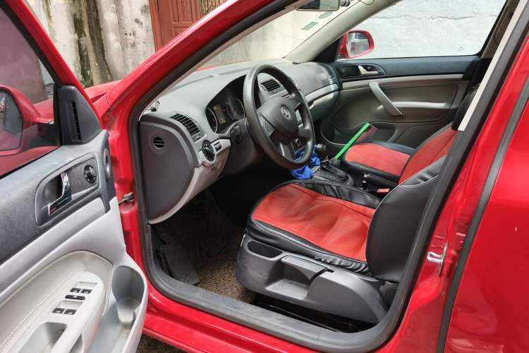 Used Skoda Octavia 2013 1.6L Automatic Elegance Edition Driver Seat