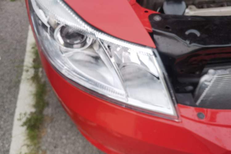 Used Skoda Octavia 2013 1.6L Automatic Yijun Edition Engine Bay Right