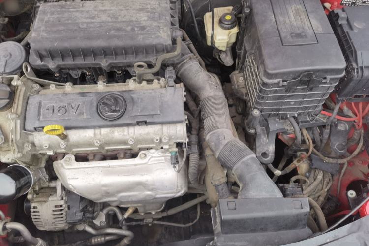 Used Skoda Octavia 2013 1.6L Automatic Yijun Edition Engine Bay
