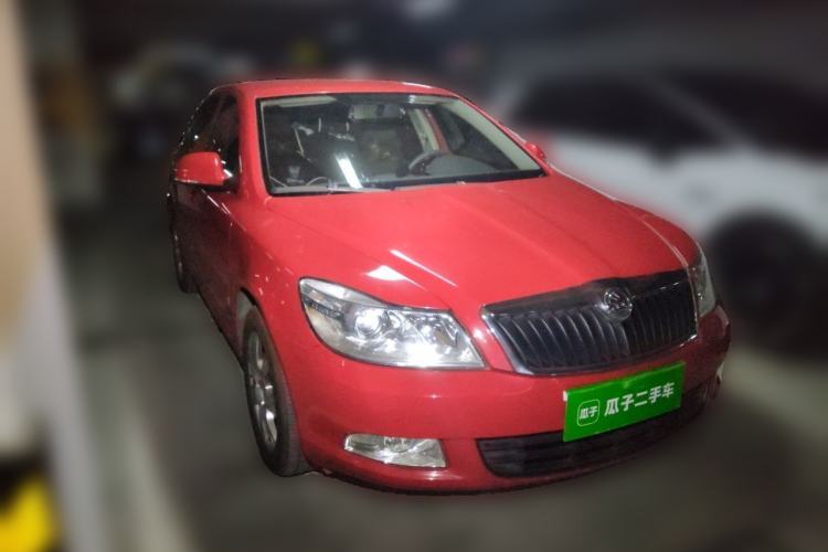 Used Skoda Octavia 2013 1.6L Automatic Yijie Edition Front Right 45 Deg