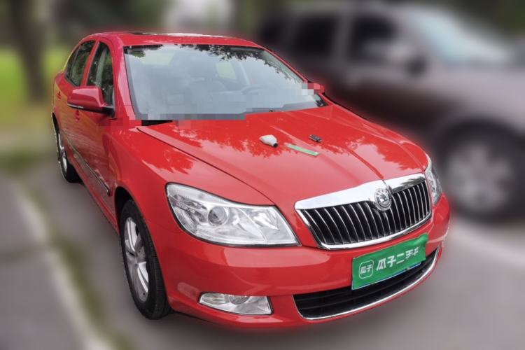 Used Skoda Octavia 2013 1.6L Automatic Yijun Edition Front Right 45 Deg
