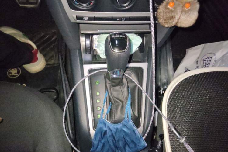 Used Skoda Octavia 2013 1.6L Automatic Yijie Edition Gear Lever