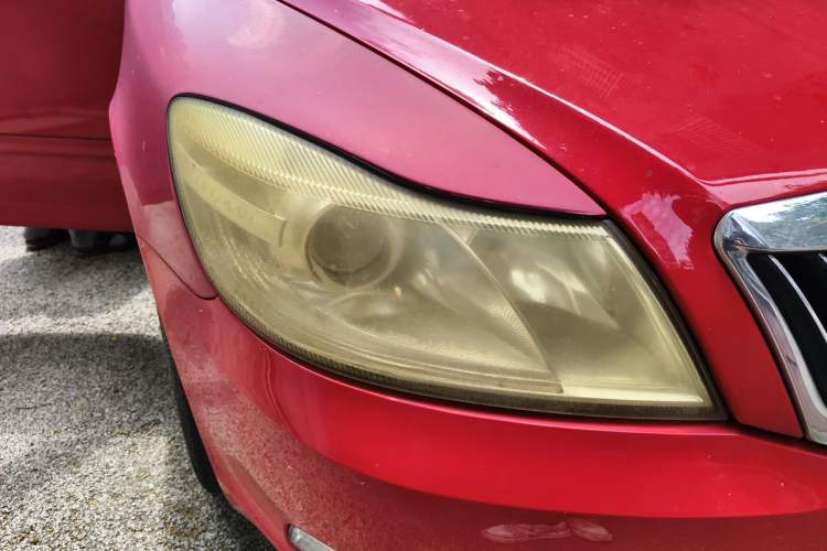 Used Skoda Octavia 2013 1.6L Automatic Elegance Edition Right Front Headlight