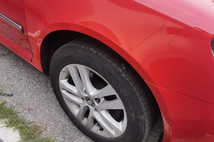 Used Skoda Octavia 2013 1.6L Automatic Yijun Edition Right Front Wheel Hub