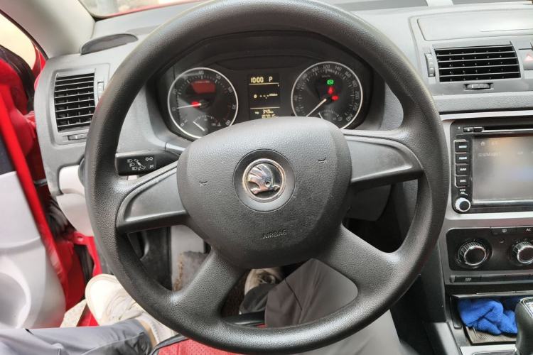 Used Skoda Octavia 2013 1.6L Automatic Elegance Edition Steering Wheel