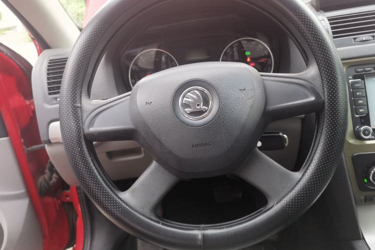 Used Skoda Octavia 2013 1.6L Automatic Yijun Edition Steering Wheel