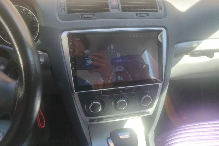 Used Skoda Octavia 2013 1.6L Automatic Yijie Edition Audio And AC Panel