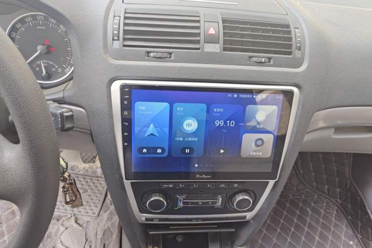 Used Skoda Octavia 2013 1.6L Manual Yijun Edition Audio And AC Panel