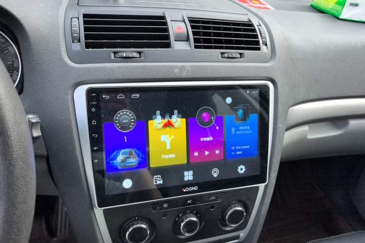 Used Skoda Octavia 2013 1.6L Automatic Yijie Edition Audio And AC Panel