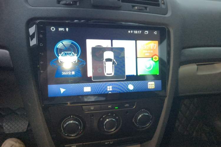 Used Skoda Octavia 2013 1.6L Automatic Yijie Edition Audio And AC Panel