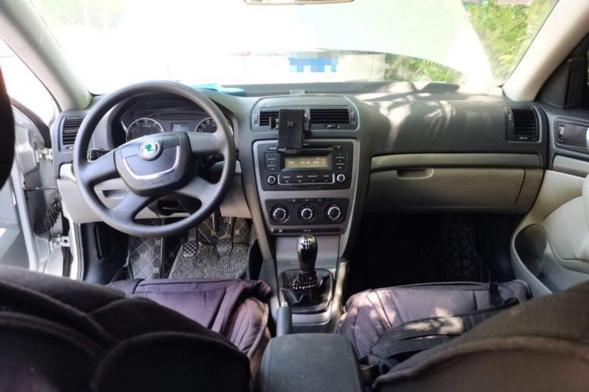 Used Skoda Octavia 2013 1.6L Manual Yijie Edition Center Console