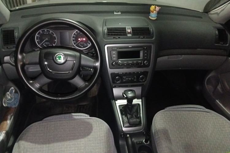 Used Skoda Octavia 2013 1.4TSI DSG Yijun Edition Center Console