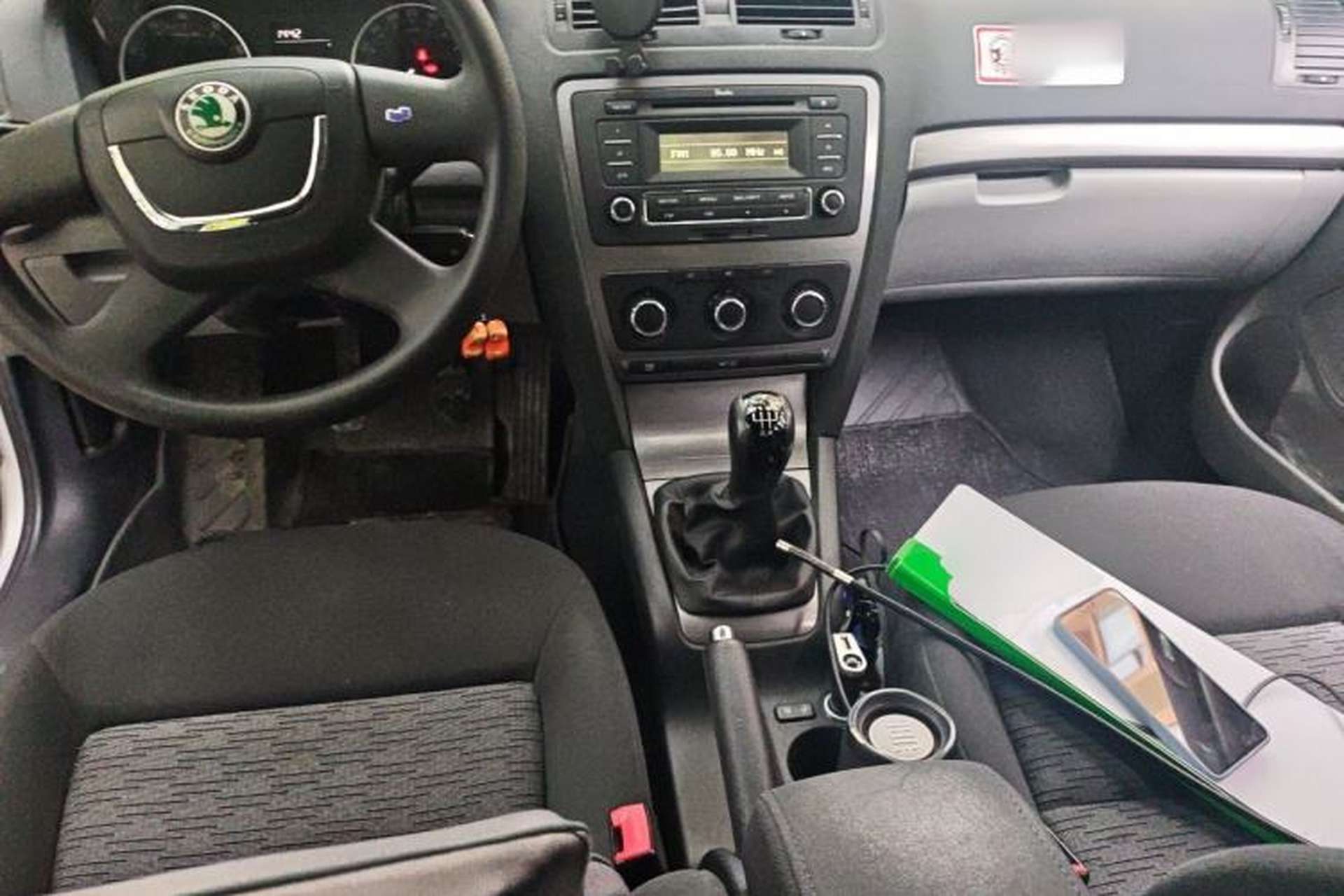 Used Skoda Octavia 2013 1.6L Manual Yijie Edition Center Console