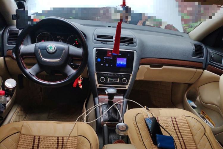 Used Skoda Octavia 2013 1.4TSI DSG Yijun Edition Center Console