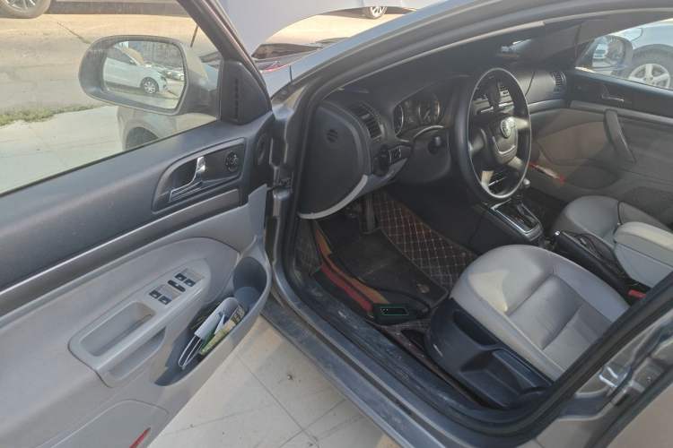 Used Skoda Octavia 2013 1.6L Automatic Elegance Edition Driver Seat