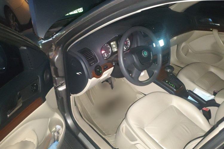 Used Skoda Octavia 2013 1.6L Automatic Yijun Edition Driver Seat