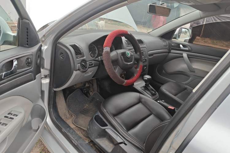 Used Skoda Octavia 2013 1.6L Automatic Elegance Edition Driver Seat