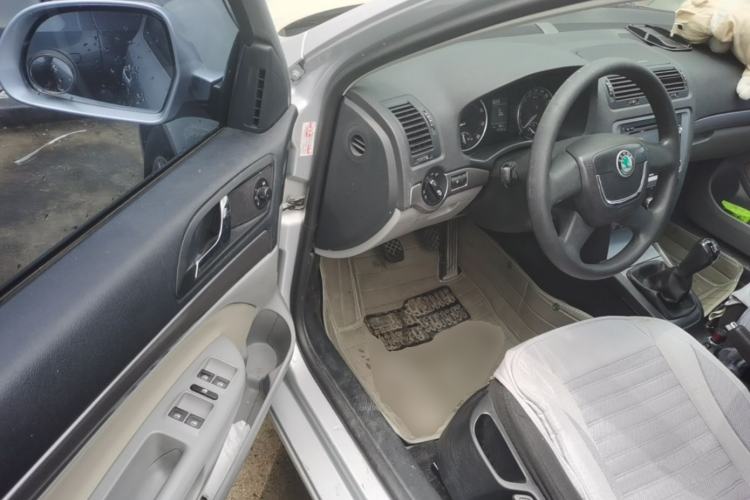 Used Skoda Octavia 2013 1.6L Manual Eado Edition Driver Seat
