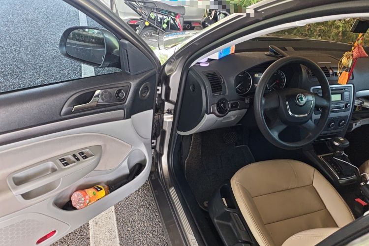 Used Skoda Octavia 2013 1.6L Automatic Yijie Edition Driver Seat