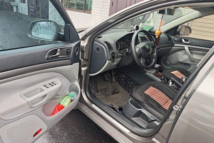 Used Skoda Octavia 2013 1.6L Automatic Yijie Edition Driver Seat