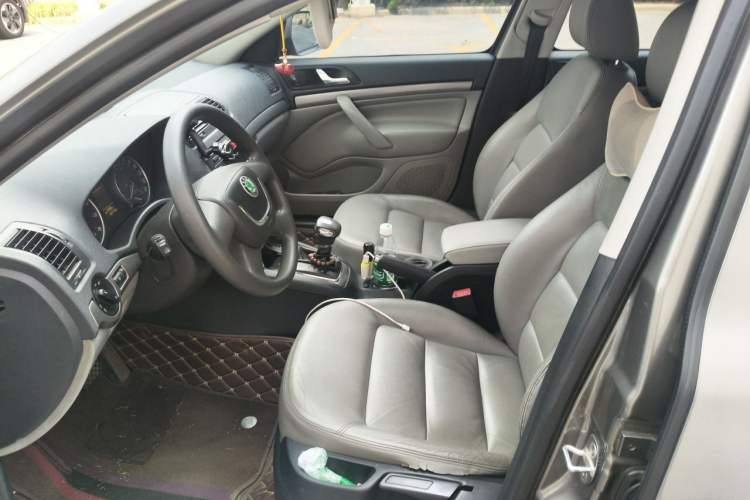 Used Skoda Octavia 2013 1.6L Automatic Yijun Edition Driver Seat