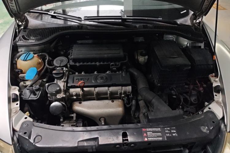Used Skoda Octavia 2013 1.6L Automatic Yijun Edition Engine Bay