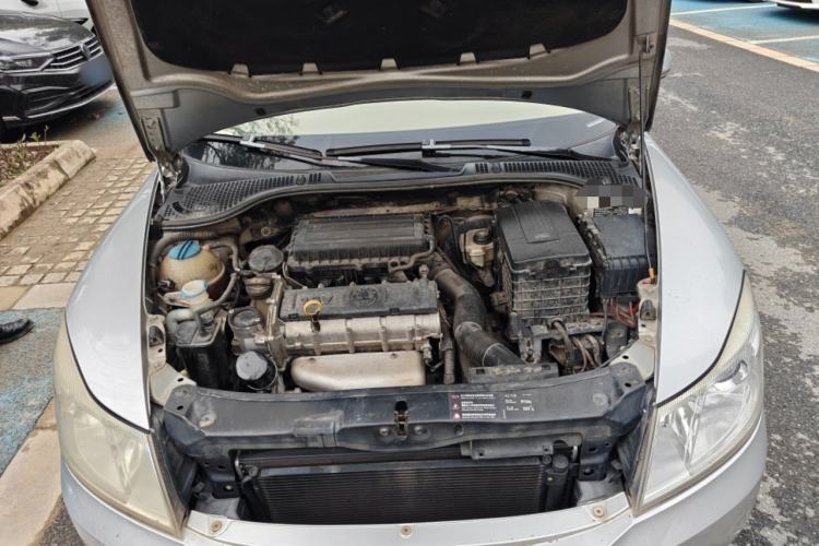 Used Skoda Octavia 2013 1.6L Automatic Yijie Edition Engine Bay