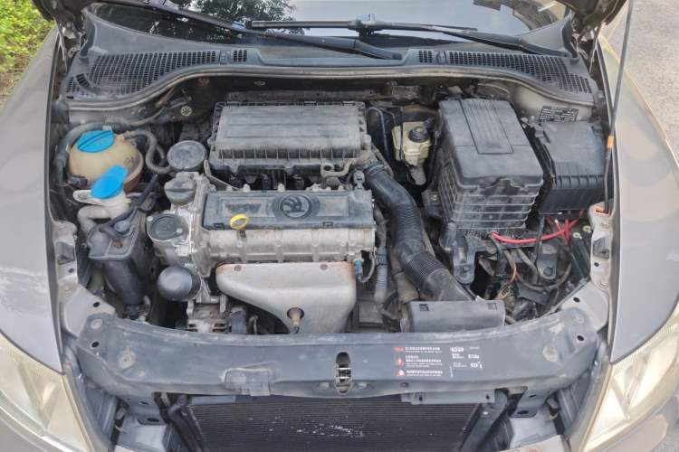 Used Skoda Octavia 2013 1.6L Automatic Yijun Edition Engine Bay