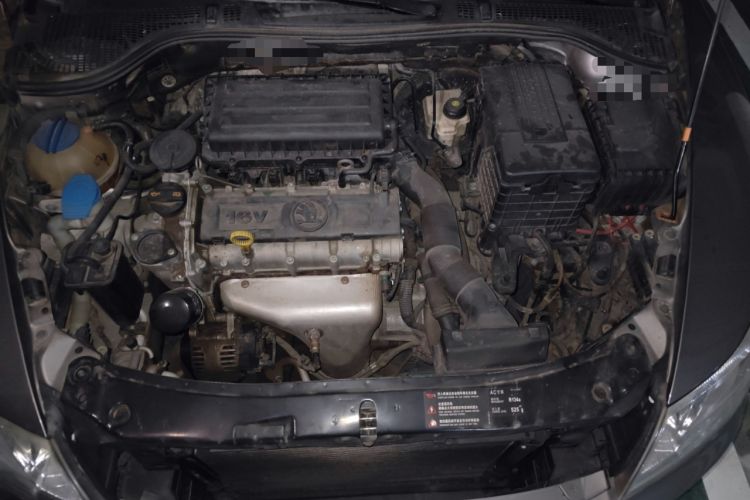 Used Skoda Octavia 2013 1.6L Automatic Yijie Edition Engine Bay