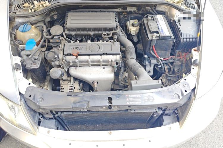 Used Skoda Octavia 2013 1.6L Manual Yijun Edition Engine Bay