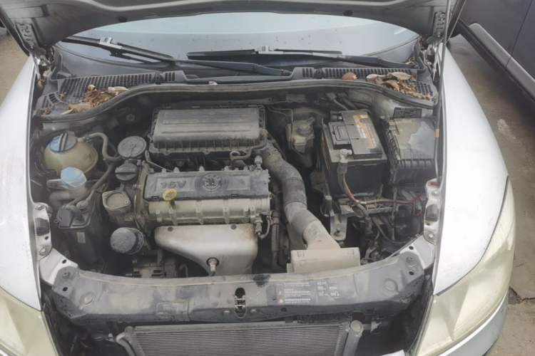 Used Skoda Octavia 2013 1.6L Manual Eado Edition Engine Bay