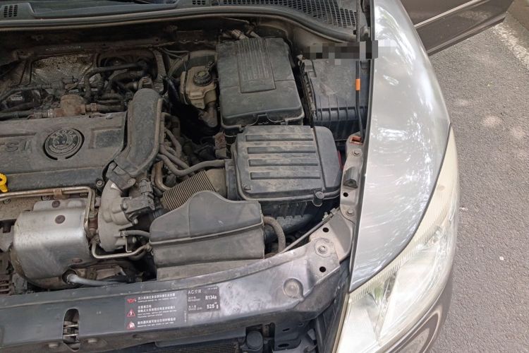 Used Skoda Octavia 2013 1.4TSI Manual Yijun Edition Engine Bay Left