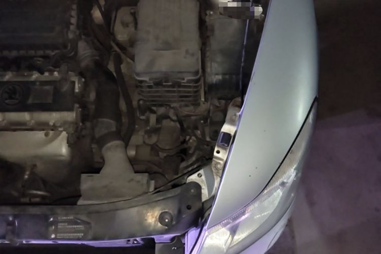 Used Skoda Octavia 2013 1.6L Automatic Yijun Edition Engine Bay Left