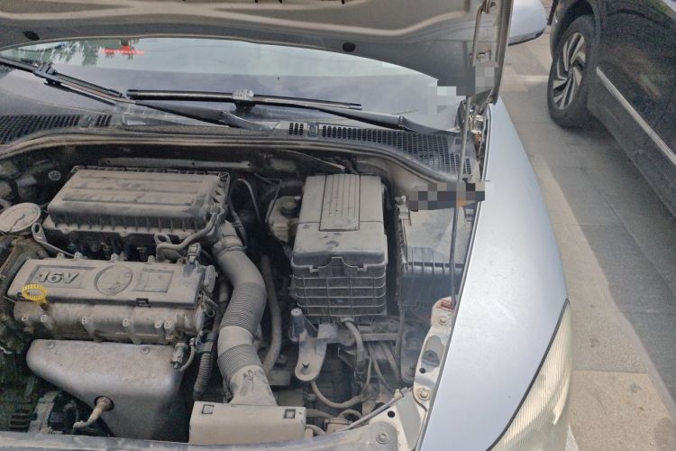 Used Skoda Octavia 2013 1.6L Automatic Yijun Edition Engine Bay Left