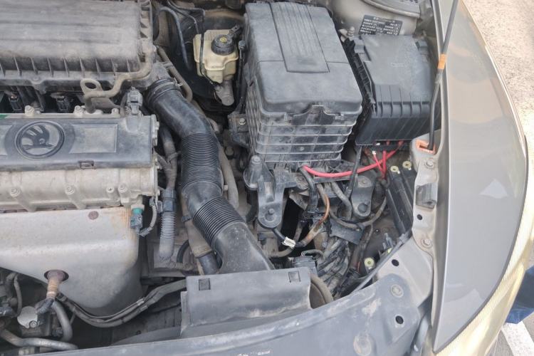 Used Skoda Octavia 2013 1.6L Automatic Yijun Edition Engine Bay Left