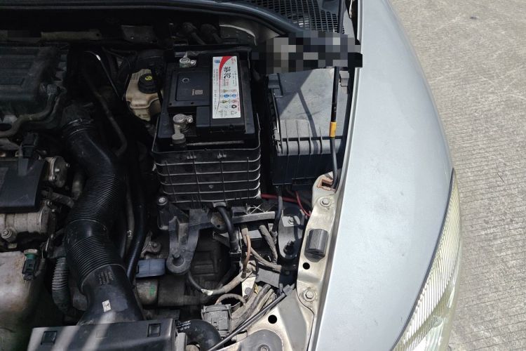 Used Skoda Octavia 2013 1.6L Automatic Yijun Edition Engine Bay Left