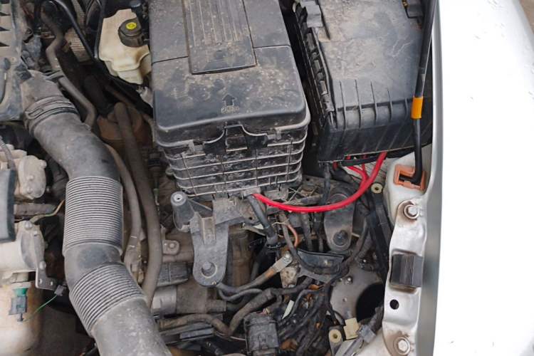 Used Skoda Octavia 2013 1.6L Automatic Yijie Edition Engine Bay Left