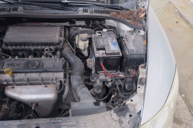 Used Skoda Octavia 2013 1.6L Manual Yijie Edition Engine Bay Left