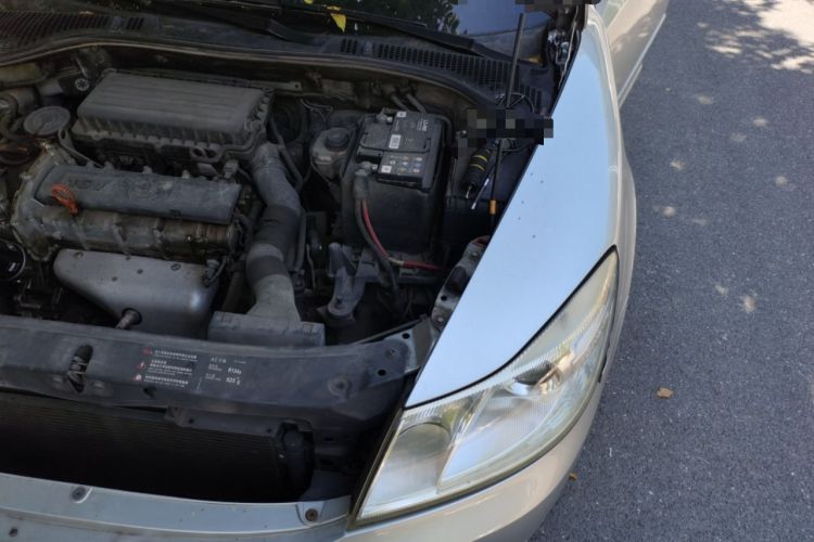 Used Skoda Octavia 2013 1.6L Manual Yijie Edition Engine Bay Left