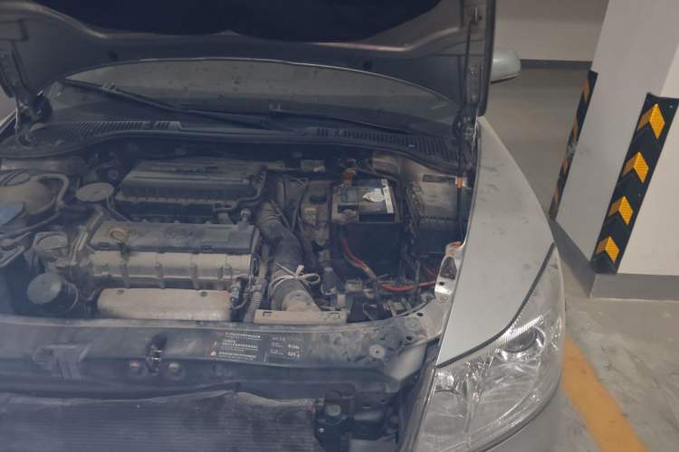 Used Skoda Octavia 2013 1.6L Manual Yijie Edition Engine Bay Left