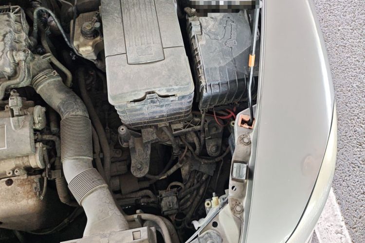 Used Skoda Octavia 2013 1.6L Automatic Yijie Edition Engine Bay Left