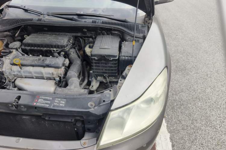 Used Skoda Octavia 2013 1.6L Automatic Elegance Edition Engine Bay Left