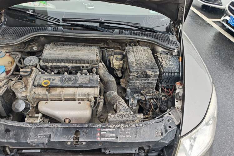 Used Skoda Octavia 2013 1.6L Automatic Yijie Edition Engine Bay Left