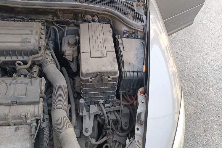 Used Skoda Octavia 2013 1.6L Automatic Yijie Edition Engine Bay Left