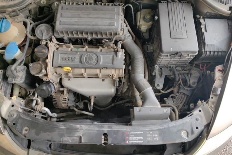 Used Skoda Octavia 2013 1.6L Automatic Yijie Edition Engine Bay