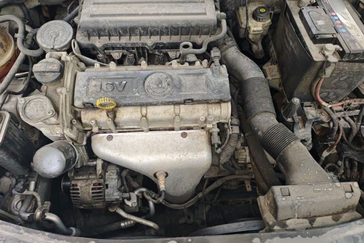 Used Skoda Octavia 2013 1.6L Manual Yijie Edition Engine Bay